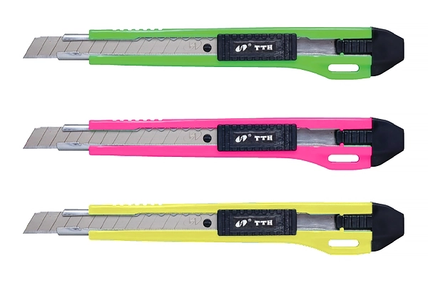 TTH No.3202 Small Plastic Handle Utility Knife 9mm Blade